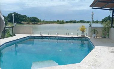 VENTA DE CASA EN SAN CARLOS FRENTE Al LAGO