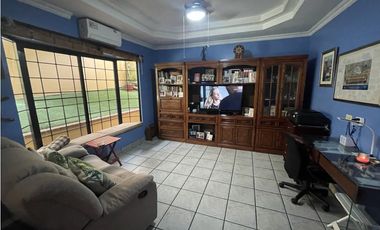 Casa Centrica, Romedelada en Hato Pintado, Pueblo Nuevo