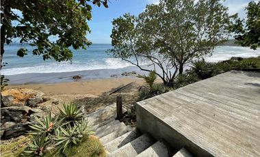 Vendo villa de lujo frente al mar en Destiladeros, Pedasi.
