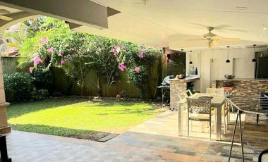 Venta de casa en Versalles