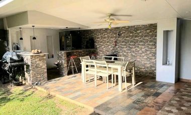 Venta de casa en Versalles