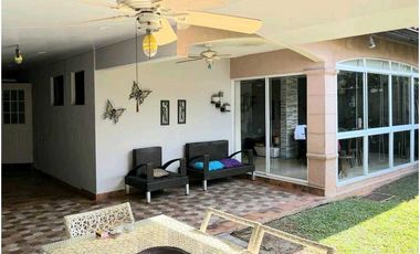 Venta de casa en Versalles