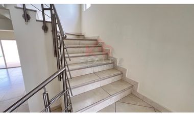 RESERVA DE VERSALLES CASA UNIFAMILIAR MODDLO LYON DE ESQUINA