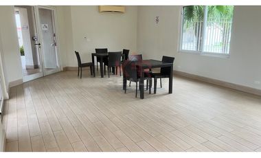 RESERVA DE VERSALLES CASA UNIFAMILIAR MODDLO LYON DE ESQUINA