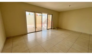 RESERVA DE VERSALLES CASA UNIFAMILIAR MODDLO LYON DE ESQUINA