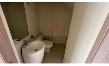 RESERVA DE VERSALLES CASA UNIFAMILIAR MODDLO LYON DE ESQUINA