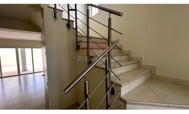 RESERVA DE VERSALLES CASA UNIFAMILIAR MODDLO LYON DE ESQUINA