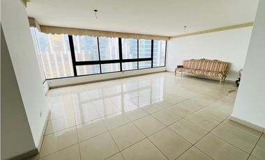 VENDO APARTAMENTO EN MARBELLA, 241M2, 3 RECAMARAS, VISTA AL MAR.
