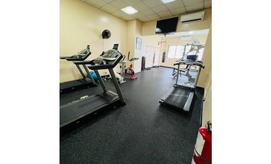 VENDO APARTAMENTO EN MARBELLA, 241M2, 3 RECAMARAS, VISTA AL MAR.