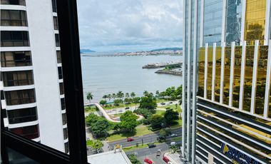 VENDO APARTAMENTO EN MARBELLA, 241M2, 3 RECAMARAS, VISTA AL MAR.