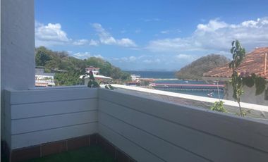 Dos casas de playa independientes con vista panorámica al Pacífico
