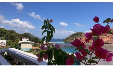 Dos casas de playa independientes con vista panorámica al Pacífico