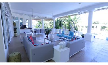 Venta de casa de playa en Coronado, Club de Golf.