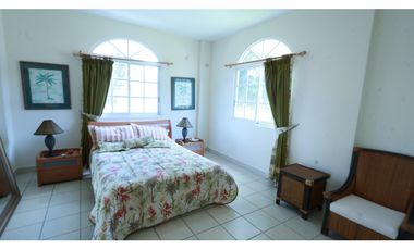 Venta de casa de playa en Coronado, Club de Golf.