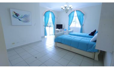 Venta de casa de playa en Coronado, Club de Golf.