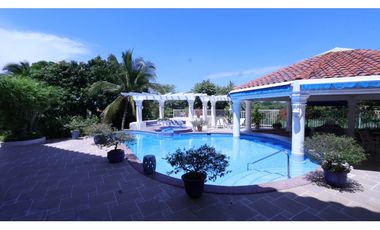 Venta de casa de playa en Coronado, Club de Golf.