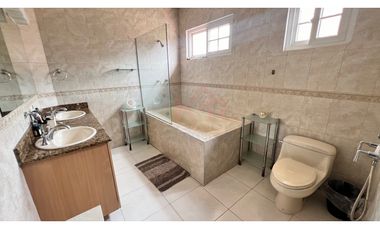 VENTA DE CASA EN COSTA SUR, VILLA VALENCIA, 4 RECMARAS, $348,000