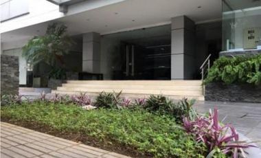 ALQUILO APARTAMENTO AMOBLADO EN MARBELLA, 3 RECAMARAS, 265M2.