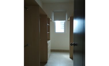 ALQUILO APARTAMENTO AMOBLADO EN MARBELLA, 3 RECAMARAS, 265M2.