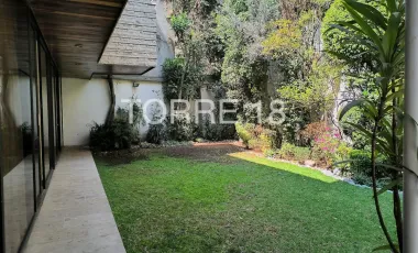 Casa en venta en Lomas de Tecamachalco Sección Bosques I y II, Huixquilucan, México