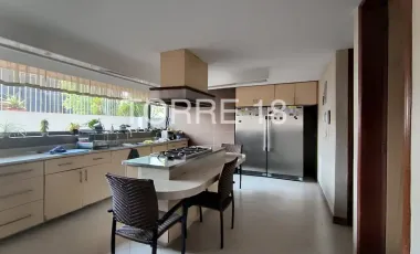 Casa en venta en Lomas de Tecamachalco Sección Bosques I y II, Huixquilucan, México
