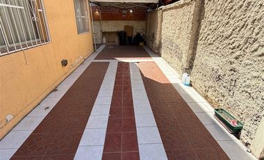 Casa en Venta en AMALIA ERRAZURIZ CON MAGDALENA VICUÑA