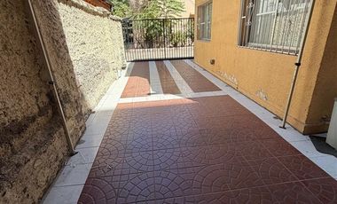 Casa en Venta en AMALIA ERRAZURIZ CON MAGDALENA VICUÑA