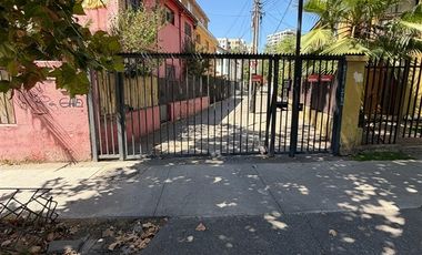 Casa en Venta en AMALIA ERRAZURIZ CON MAGDALENA VICUÑA