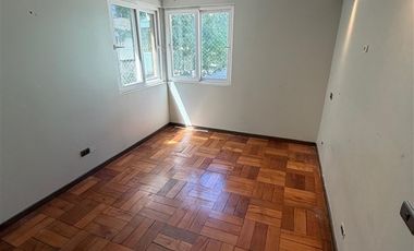 Casa en Venta en AMALIA ERRAZURIZ CON MAGDALENA VICUÑA