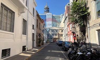 EDIFICIO COMERCIAL EN LA MONEDA, SANTIAGO