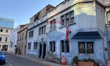 EDIFICIO COMERCIAL EN LA MONEDA, SANTIAGO