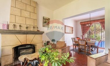 Casa 3 pisos para remodelar 352m2
