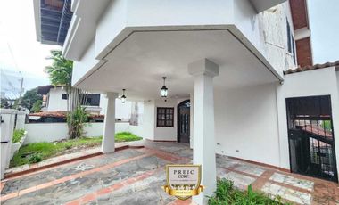 Venta de Casa Unifamiliar en Hato Pintado – 3 Niveles AM