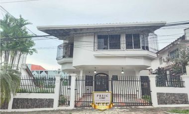 Venta de Casa Unifamiliar en Hato Pintado – 3 Niveles AM