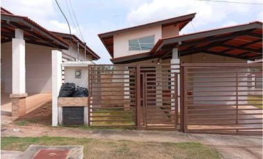 ALQUILO CASA EN ARRAIJAN VISTA VERDE 3R