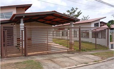 ALQUILO CASA EN ARRAIJAN VISTA VERDE 3R