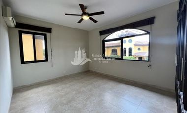 Alquiler de Casa en Costa del Este PH Antiguas