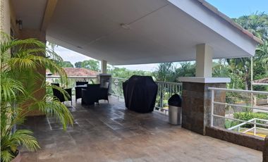 Mahogany Suites - Tucan Country Club & Resort