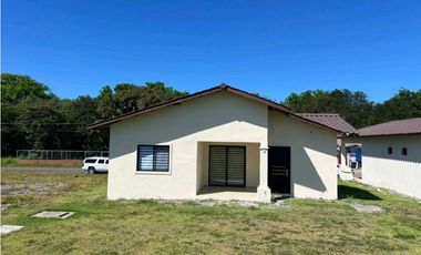 VENTA DE CASA NUEVA ALGARROBOS APLICA A INTERES PREFERENCIAL