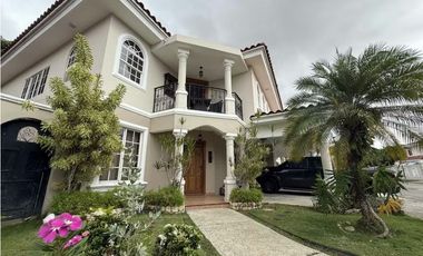 Venta de Casa en Costa del Este. Costa Bay.