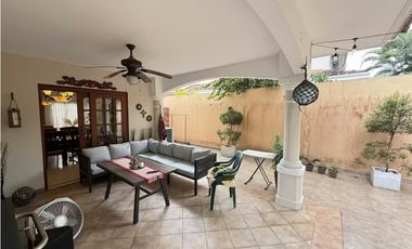 Venta de Casa en Costa del Este. Costa Bay.