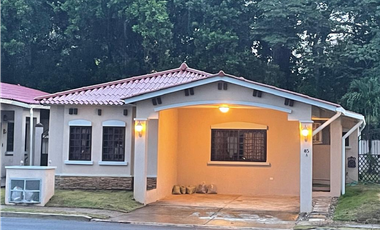 Residencia en Summer Hills - Costa Verde, La Chorrera (CP.)