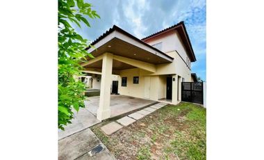 SE VENDE CASA LINEA BLANCA EN WOODLANDS, PANAMA PACIFICO