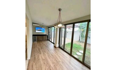 SE VENDE CASA LINEA BLANCA EN WOODLANDS, PANAMA PACIFICO