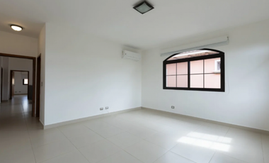 SE VENDE CASA EN RESIDENCIAL EL DORAL, Costa Sur, COD-CA