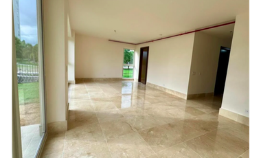 Santa Maria, 249m2 por estrenar con 190m2 patio.$4,900