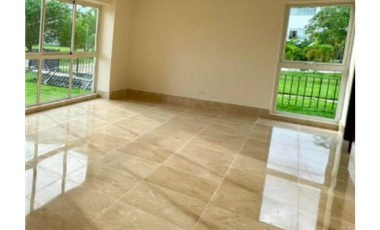 Santa Maria, 249m2 por estrenar con 190m2 patio.$4,900