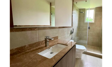 Santa Maria, 249m2 por estrenar con 190m2 patio.$4,900