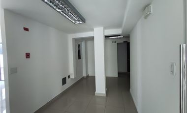 Oficina en Alquiler Calle 50 Panamá – PH Embajador 5.2 - 165m2 - AAH