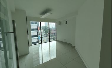 Oficina en Alquiler Calle 50 Panamá – PH Embajador 5.2 - 165m2 - AAH